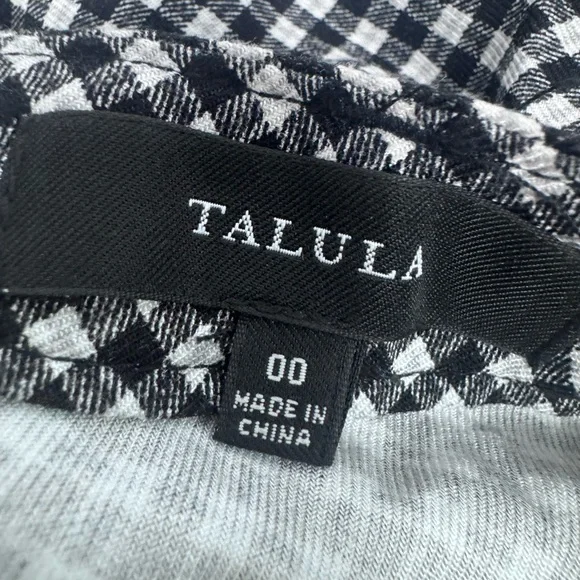 ❌SOLD❌ Aritzia Talula Black/White Plaid Mini Skirt - Picture 5 of 6